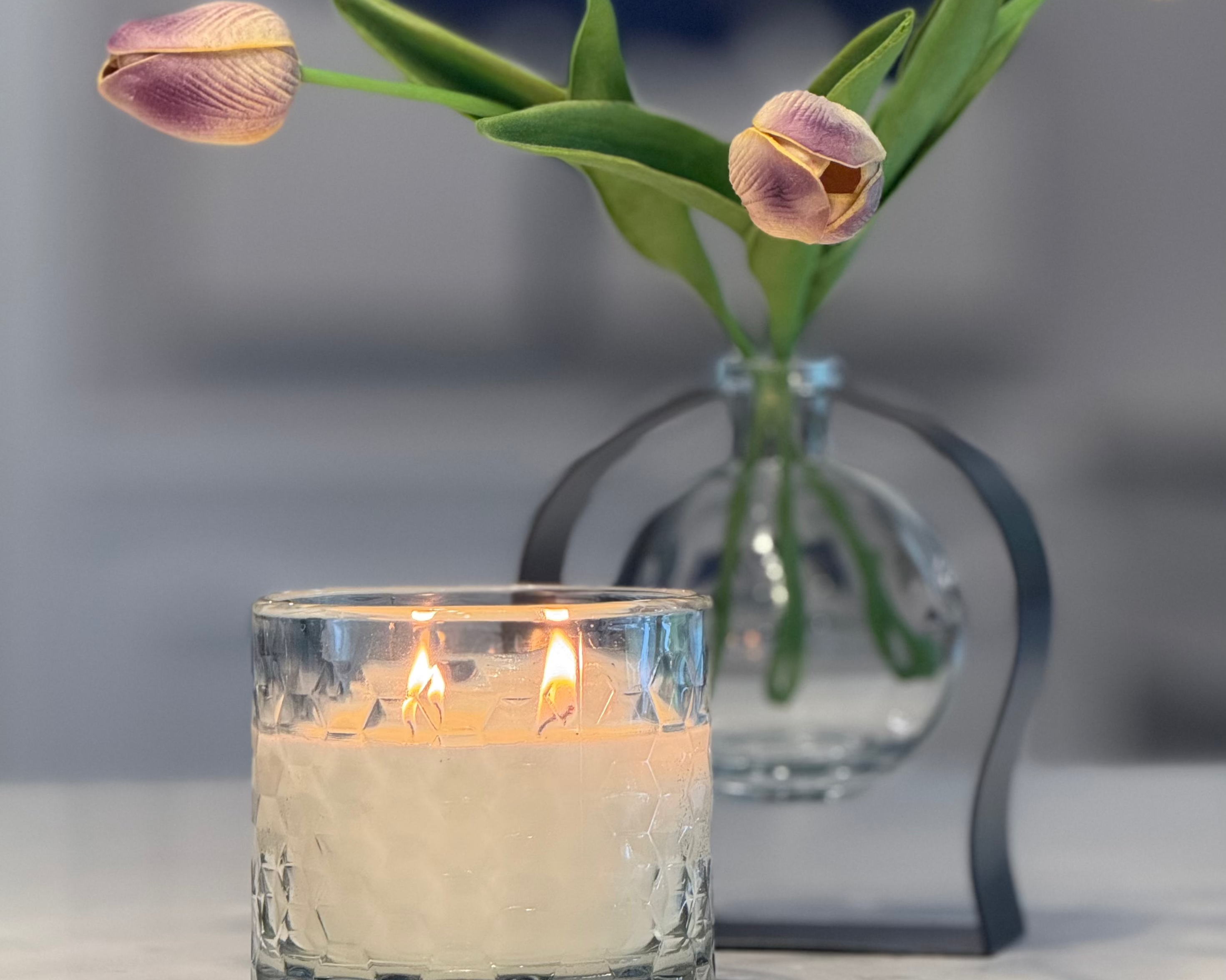 HexaGlow Candle - Cabana Daydream, hand-poured coconut apricot wax close-up