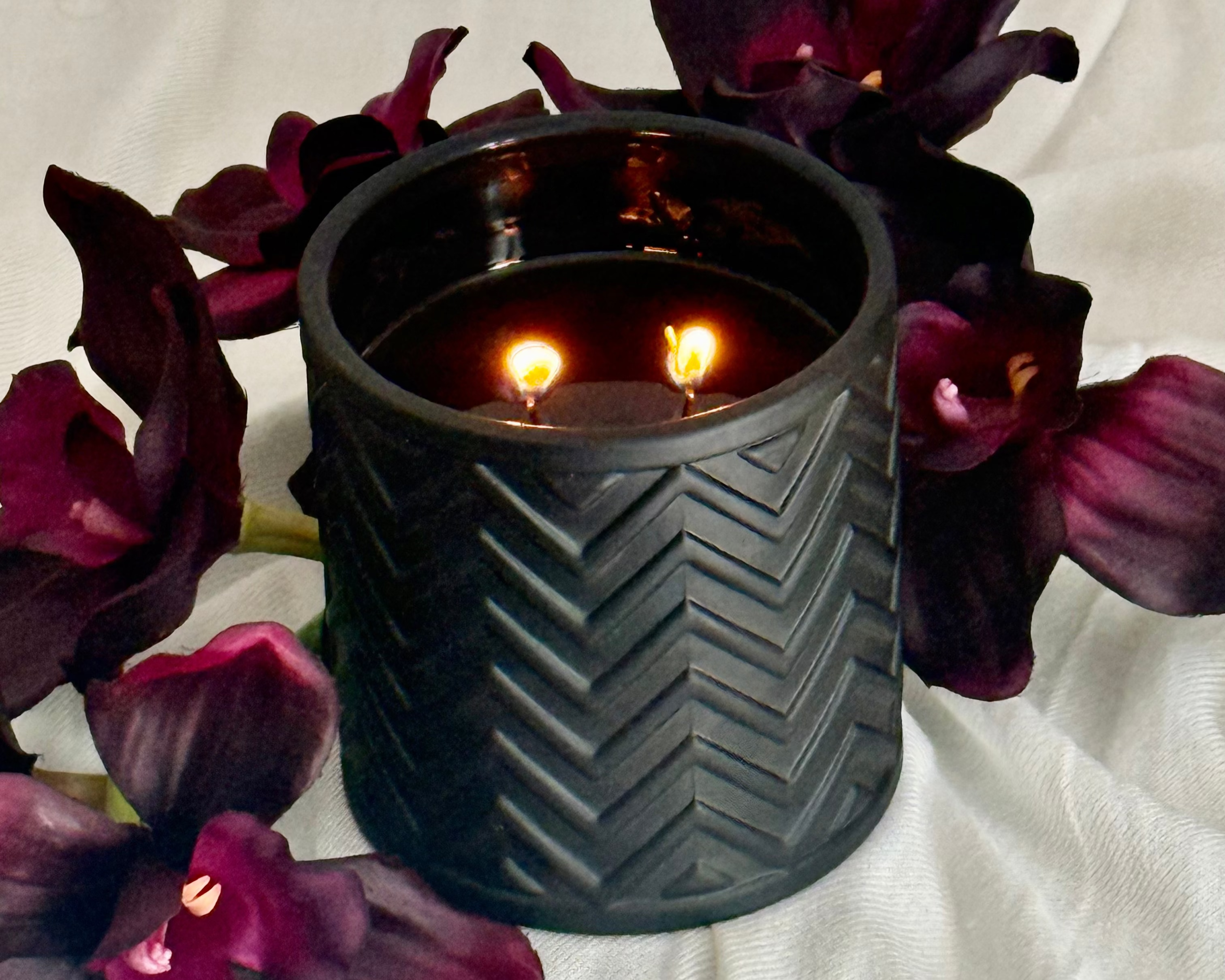 Onyx Moon Candle – Midnight Waves – Angled