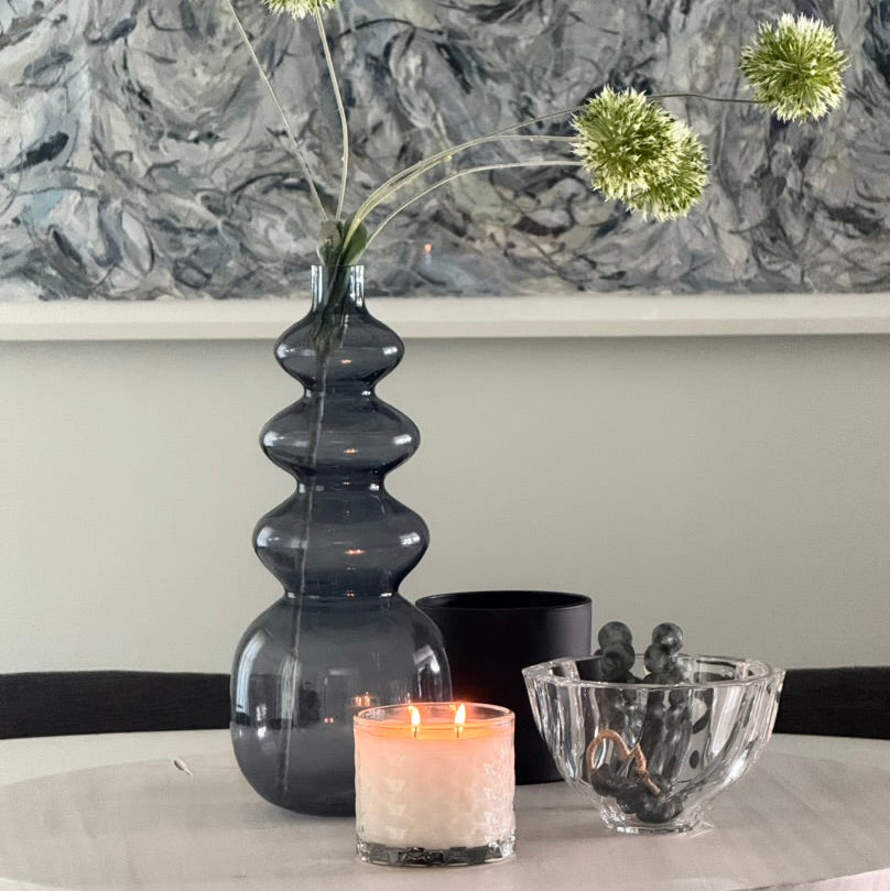 HexaGlow_Candle_-_hand-poured_coconut_apricot_wax_close-up