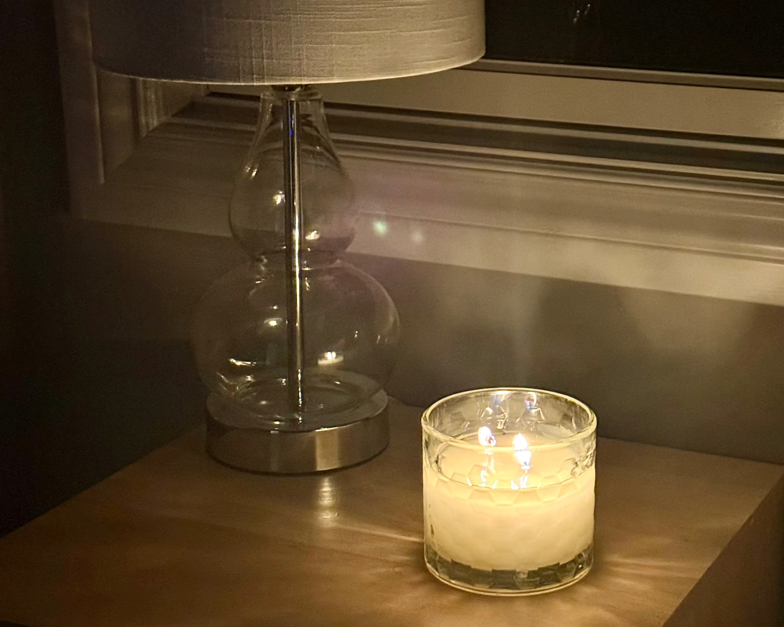 HexaGlow Candle - Oakmoss & Amber Grove displayed in luxury home setting