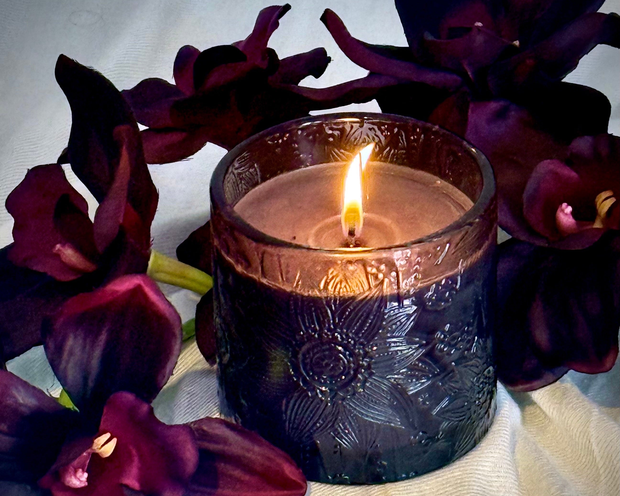 Night Bloom Candle – Enchanted Plum – Main