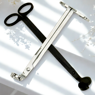 Wick Trimmer – close-up of cutting blades