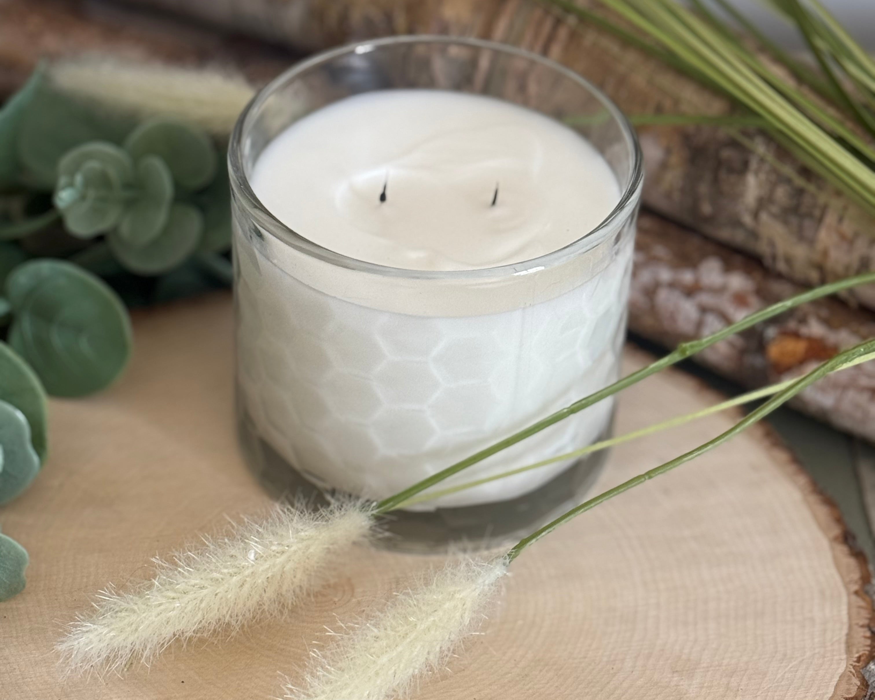 HexaGlow Candle - Woodland & Mahogany Teak scent, front view with hexagon design